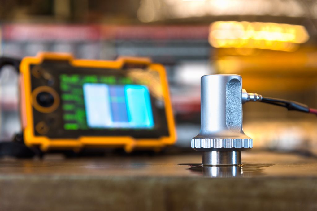 Man sieht ein Ultraschallgerät im Einsatz bei der DELA